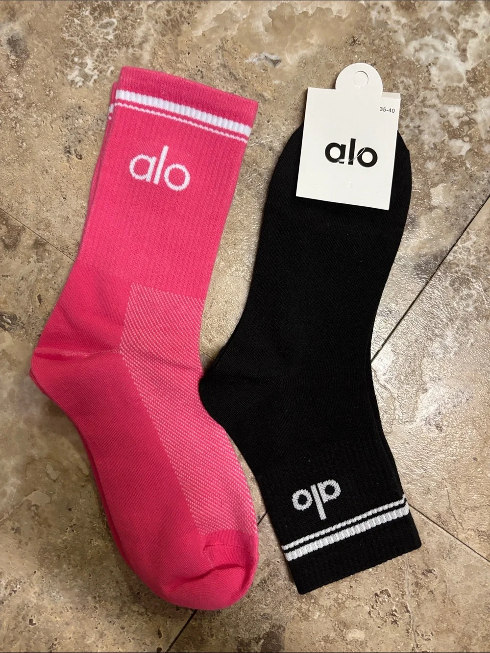ALO Yoga - women’s Athletic Crew Socks - Black & Hot Pink Stripe